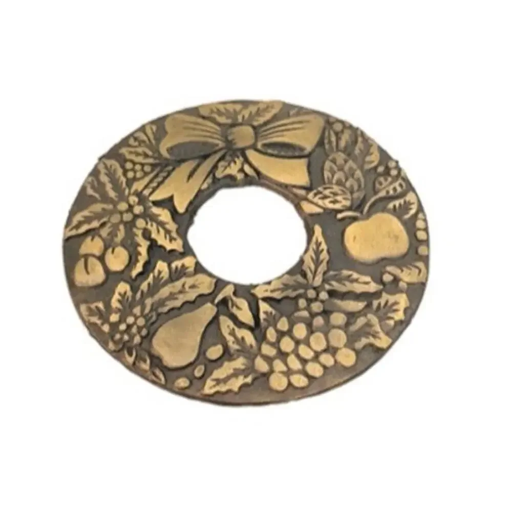 Vintage 1982 Christmas Wreath Cast Metal Trivet Brass Tone 6